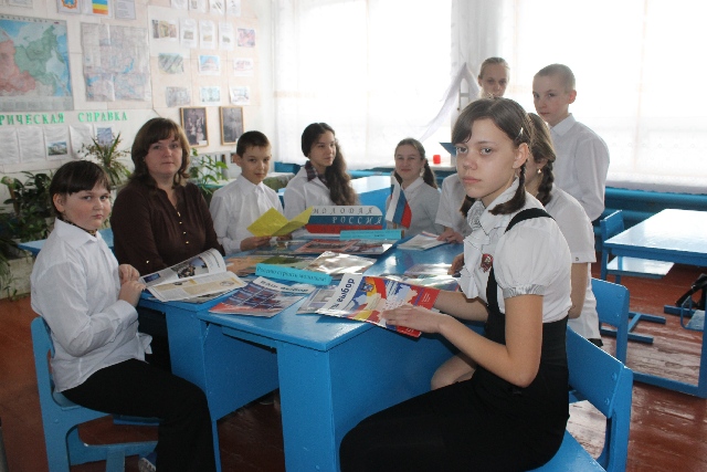 12 февраля 2016 г. в Верхнекольцовской школе проведен обзор литературы «Молодая Россия читает»
